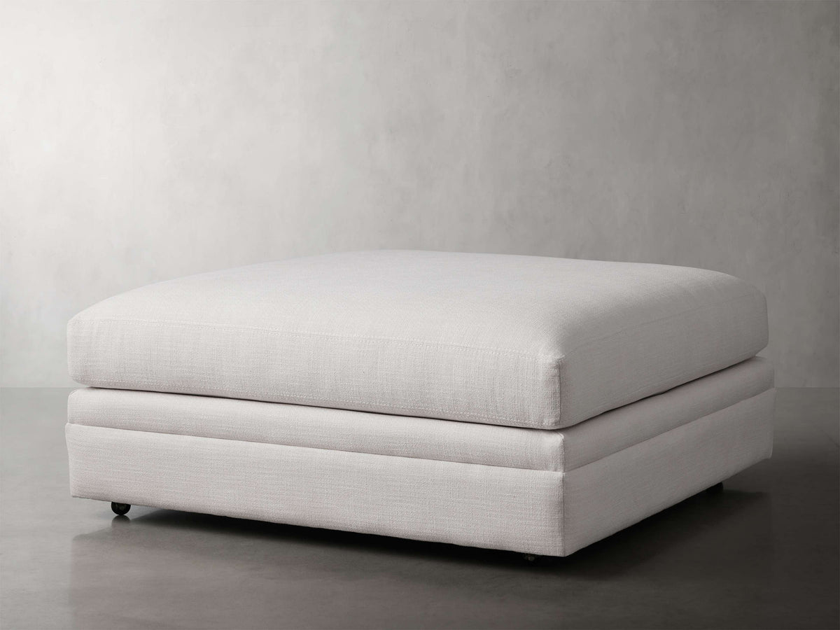 Pavo Ottoman