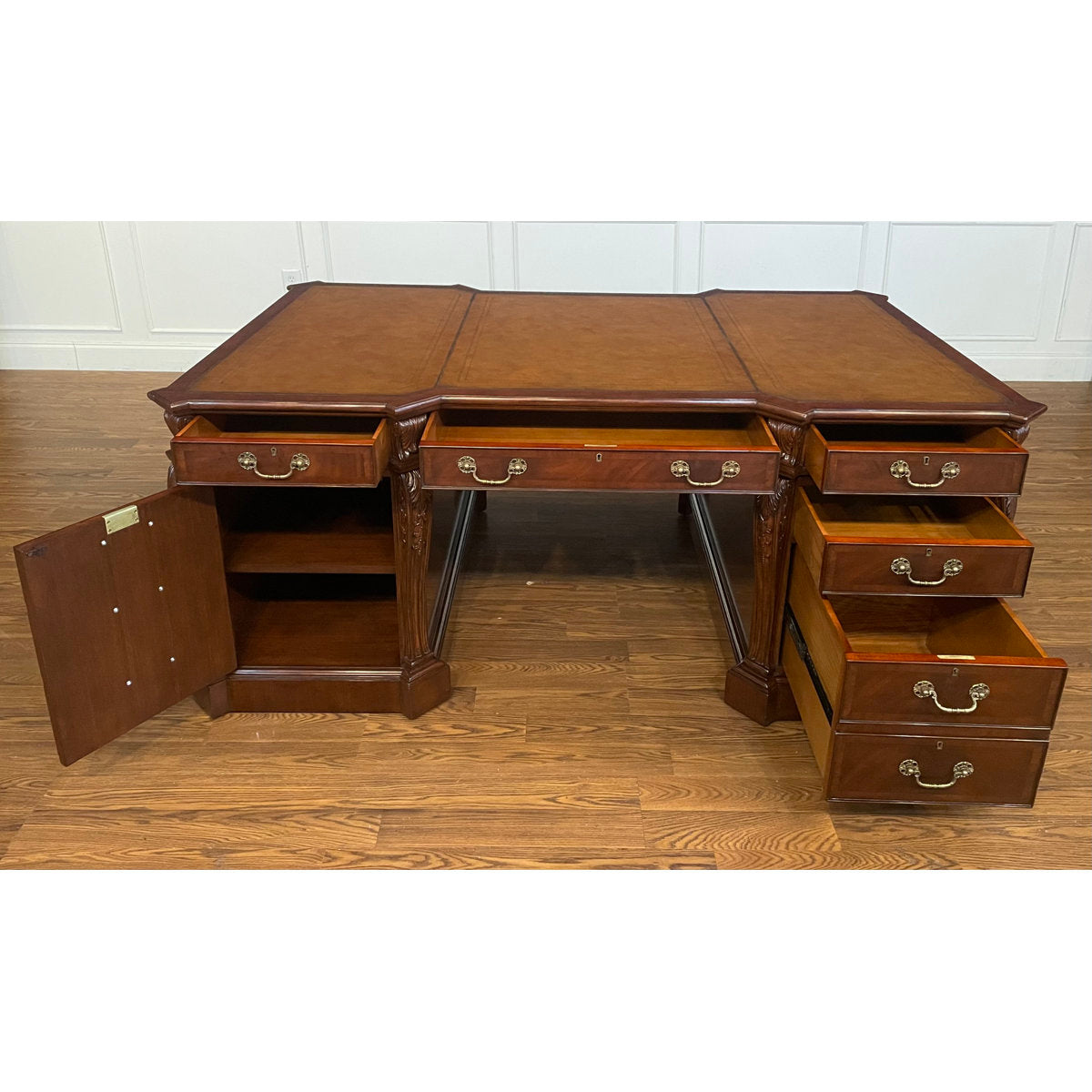 Traditional Mahogany Partners Desk