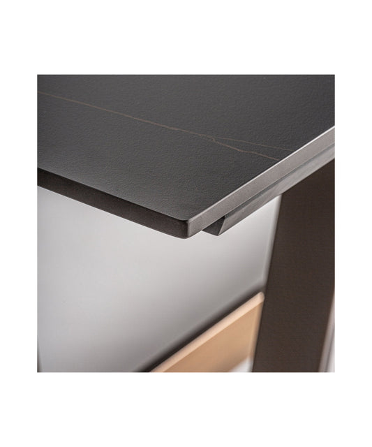 Oroa Tremp Dining Table