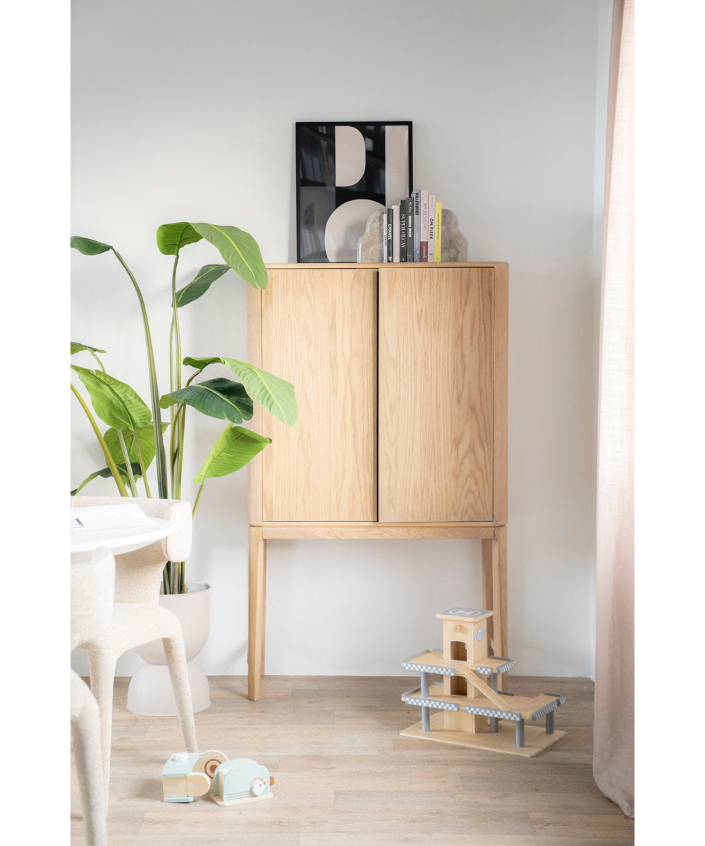 Eleonora Harvey Cabinet