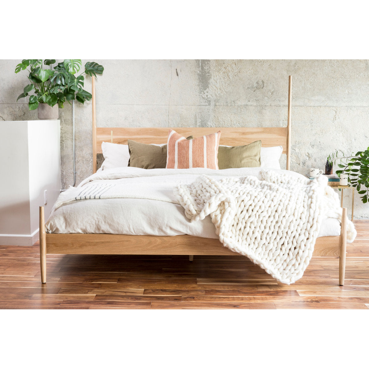 Earl Home Dansk Bed