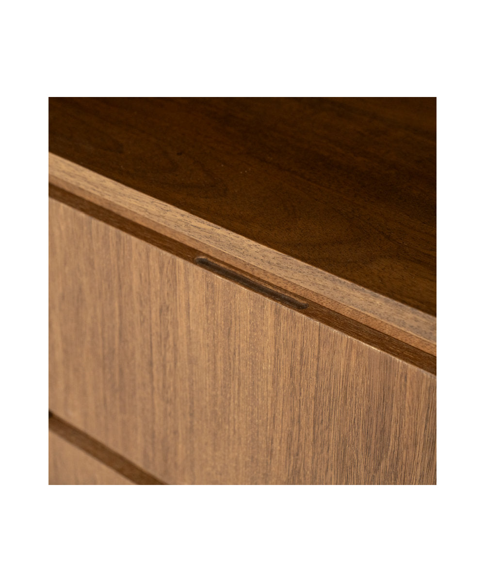 Eleonora Edward Cabinet