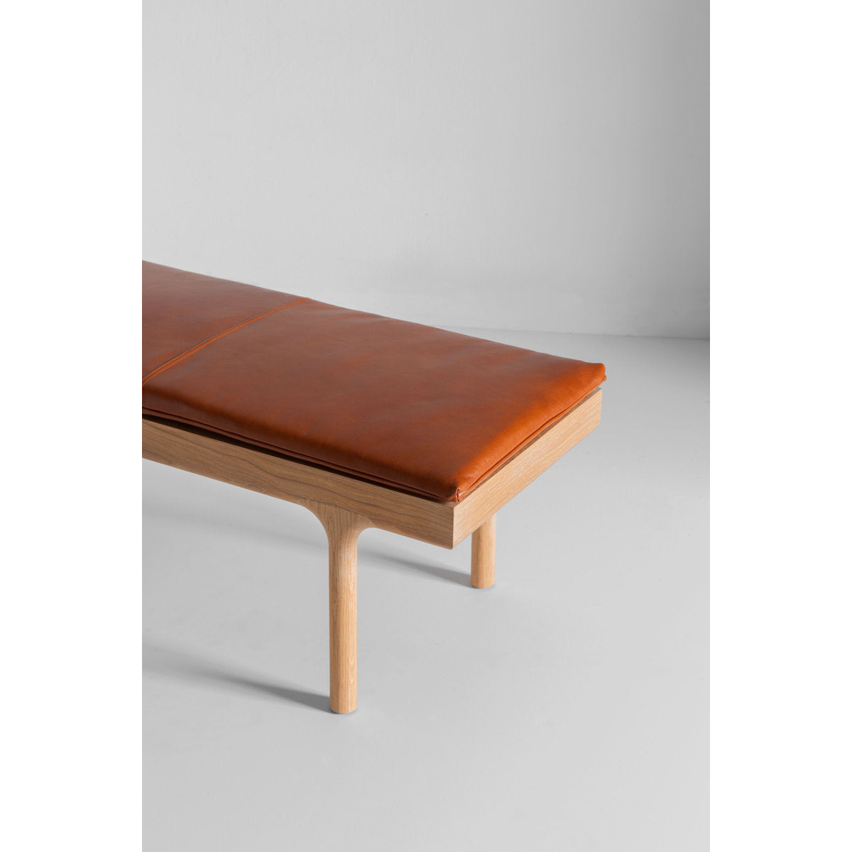 Highland Bench | Wheat