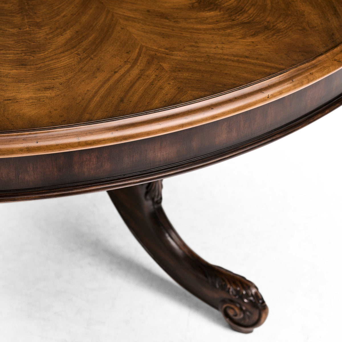 JC Traditional Round Dining Table
