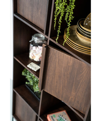 Eleonora Jimmy Cabinet