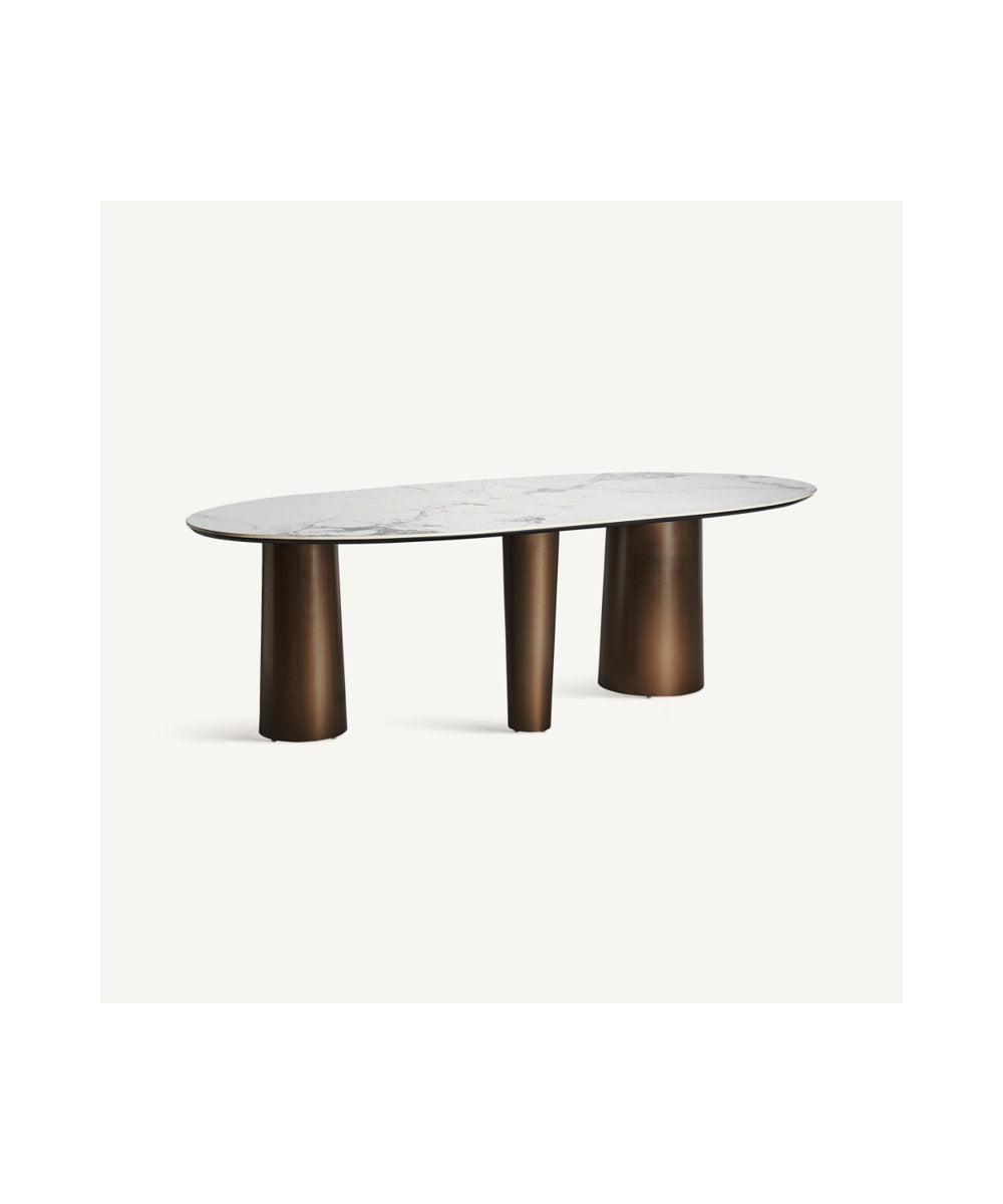 Oroa Laggan Dining Table