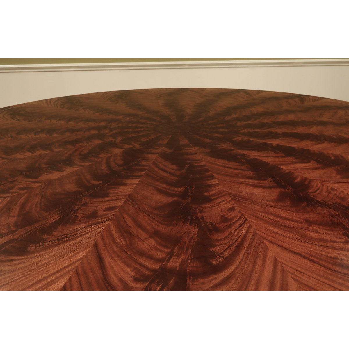 Mahogany Dining Table With Outswept Duncan Phyfe Pedestal