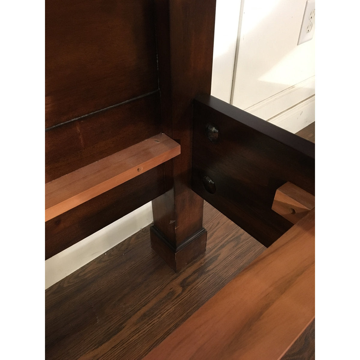 Leighton Hall Furniture Pencil Post Bed