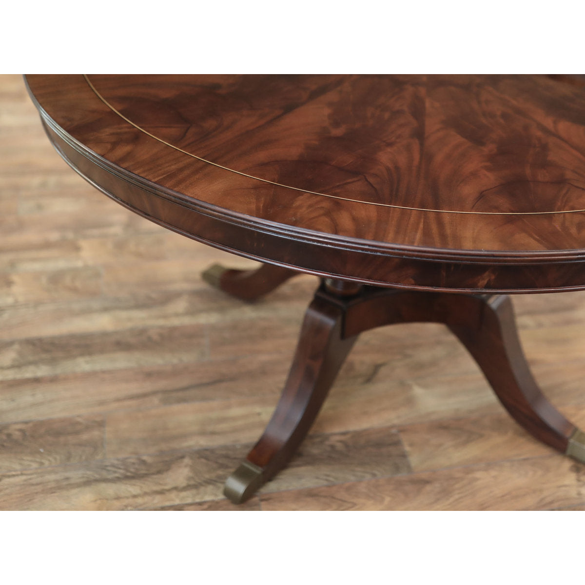 Round Mahogany Dining Table Opens To 10 Feet  Seats 12