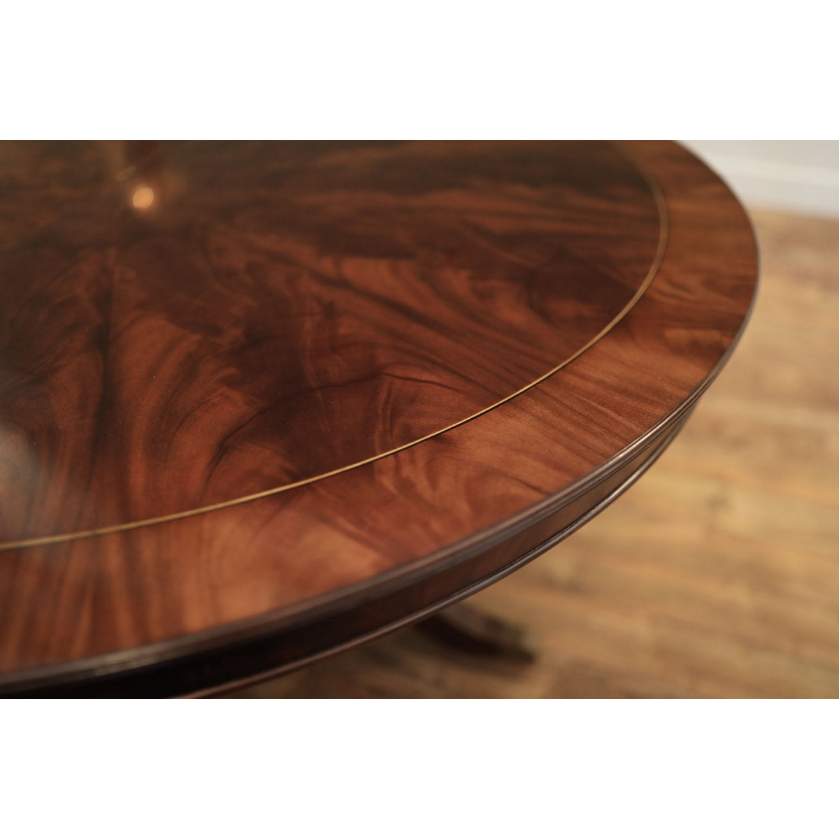 Round Mahogany Dining Table Opens To 10 Feet  Seats 12