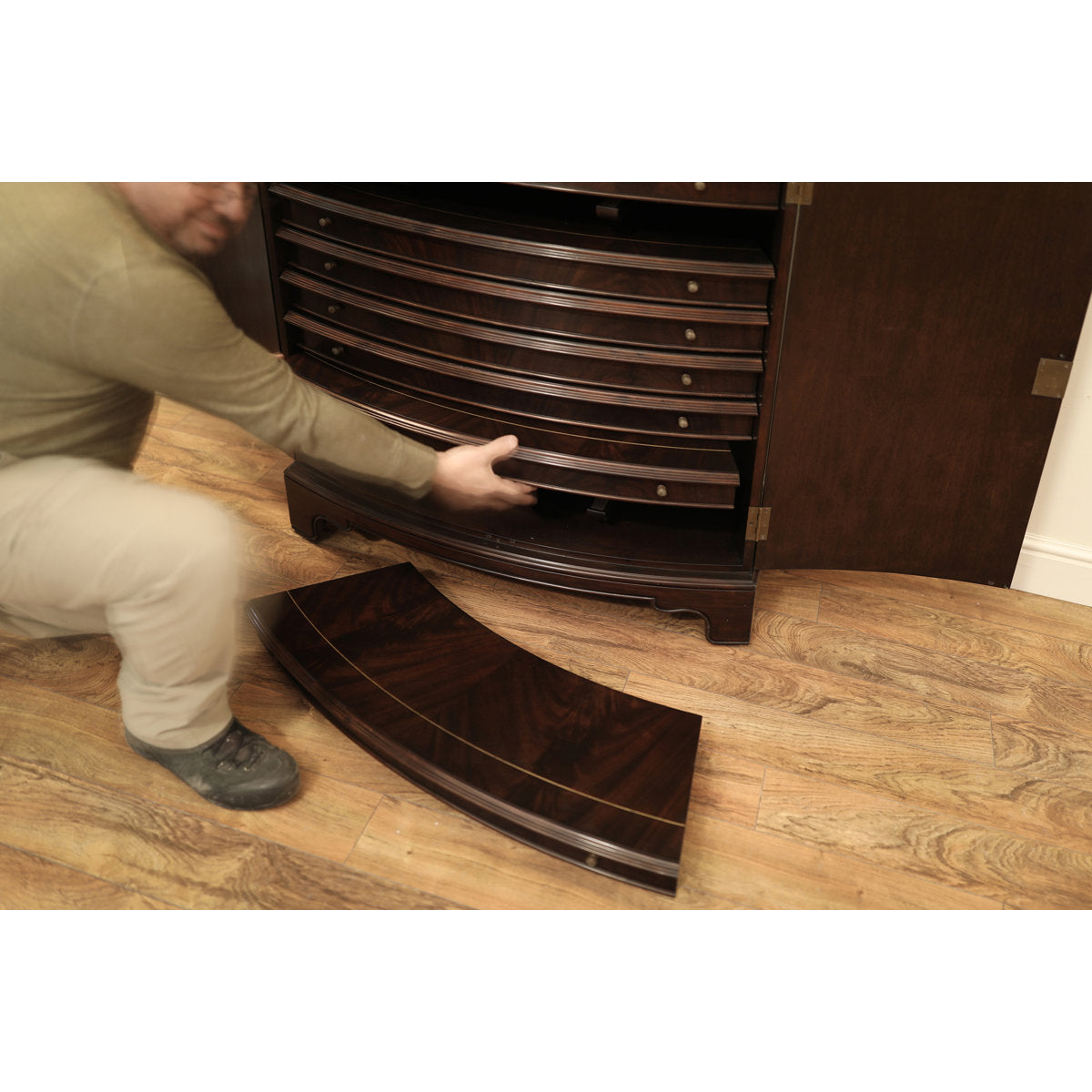 Round Mahogany Wood Dining Table