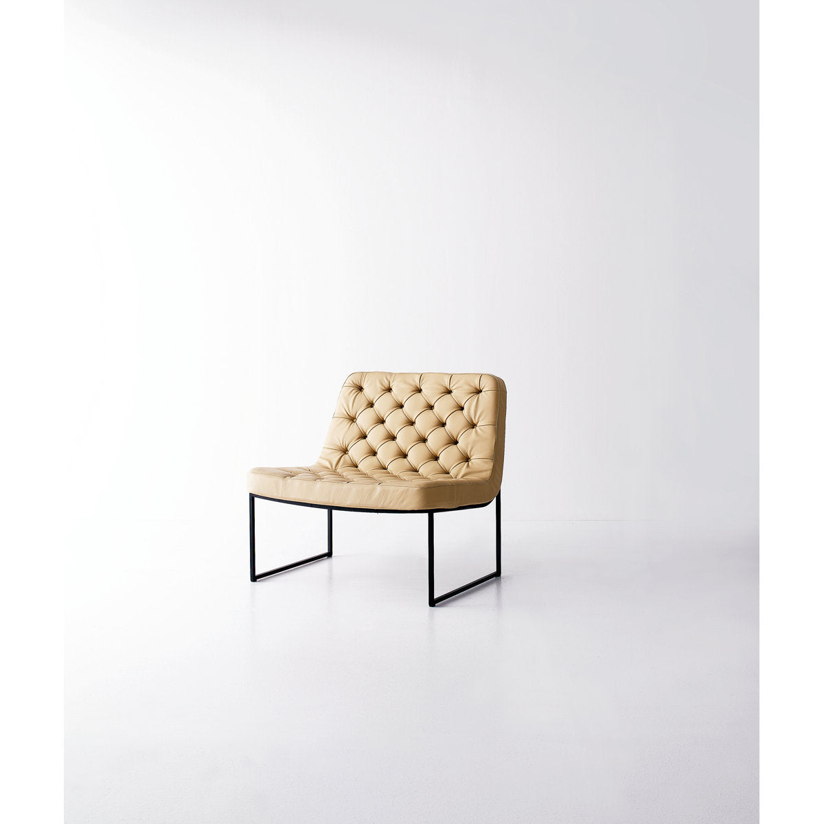 Arflex Sella 3275 Wide Tufted Top Grain Leather Slipcovered Club Chair