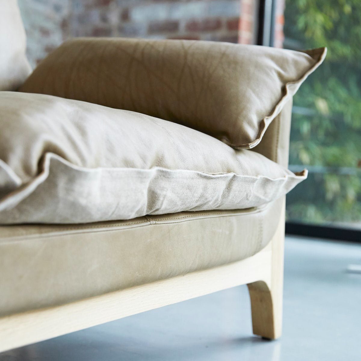 Tikamoon Woodnest Solid Oak And Leather Cheyenne