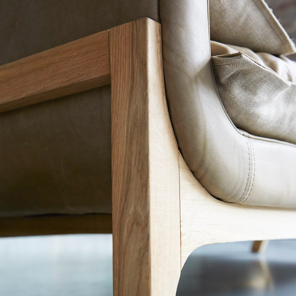Tikamoon Woodnest Solid Oak And Leather Cheyenne